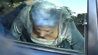 Blowjob in car